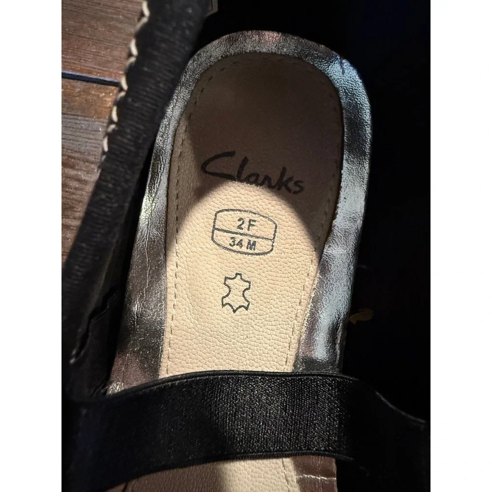 Clarks Kids Black Quilted Leather Mary Jane‎ Flats Patent Cap Toe UK 2 EUR 34